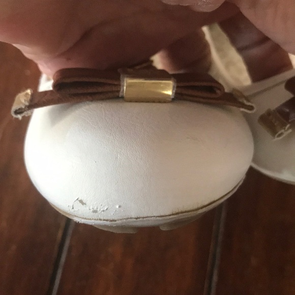 Kids Micheal Kors Shoe - Picture 2 of 3